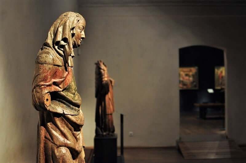 Socha sv. Kunhuty z kostela