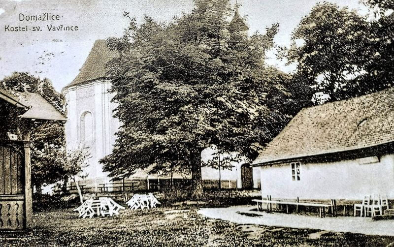 Kostel sv. Vavřince s poustevnou a dřevěným pavilonem 