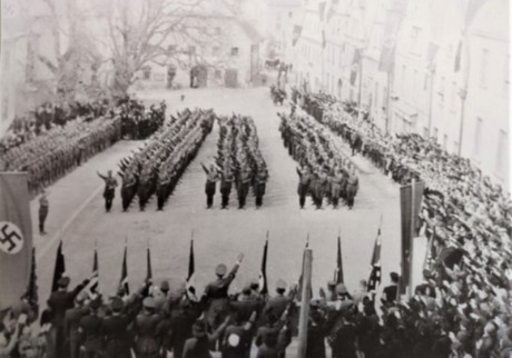 Němečtí občané Poběžovic se hlásí k Hitlerovu Německu