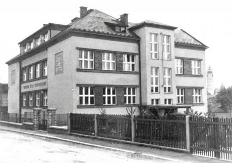 Budova školy (1)