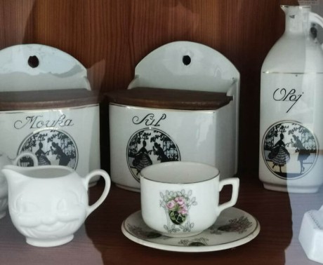 Výrobky z Milotovy porcelánky