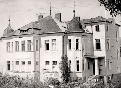 Budova Pohraniční stráže - objekt měl původně německého majitele