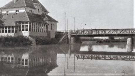 Řeka Radbuza s mostem