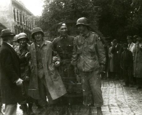 190217-65. Domažlice. Náměstí Míru. U.S. Army. 5. května 1945. (45)