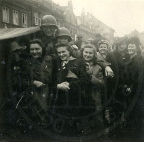 190217-69. Domažlice. Náměstí Míru. U.S. Army. 5. května 1945. (49)