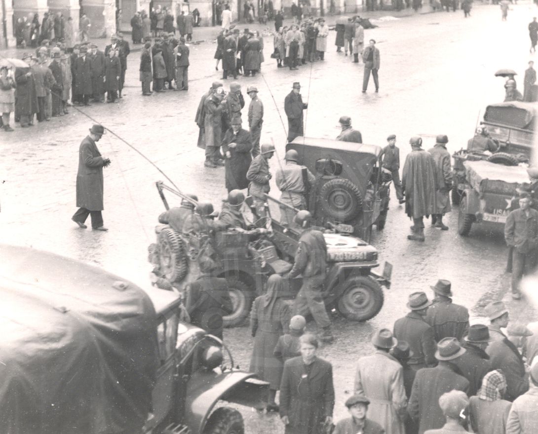 190217-88. Domažlice. Náměstí Míru. U.S. Army. 5. květen 1945. (13)