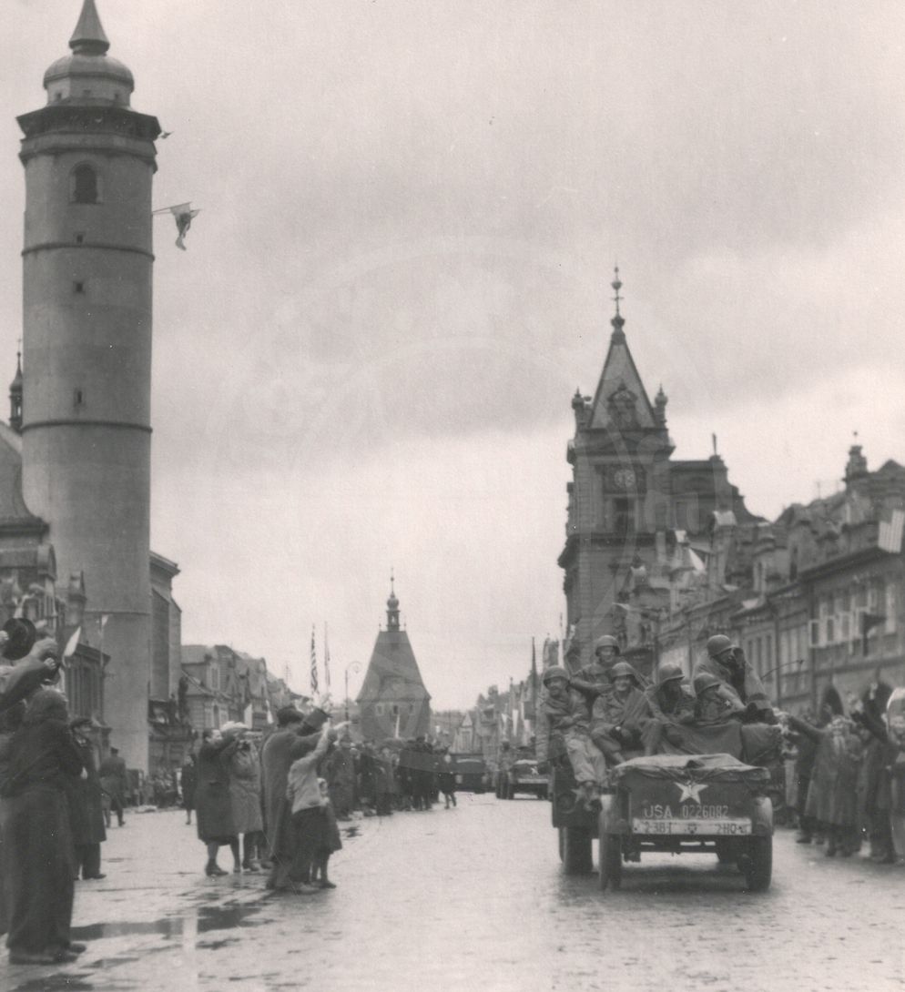 190217-89. Domažlice. Náměstí Míru. U.S. Army. 5. květen 1945. (12)