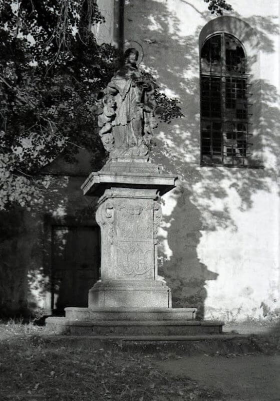 Socha svatého Jana Nepomuckého z 20. let 18. století