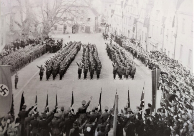 Němečtí občané Poběžovic se hlásí k Hitlerovu Německu