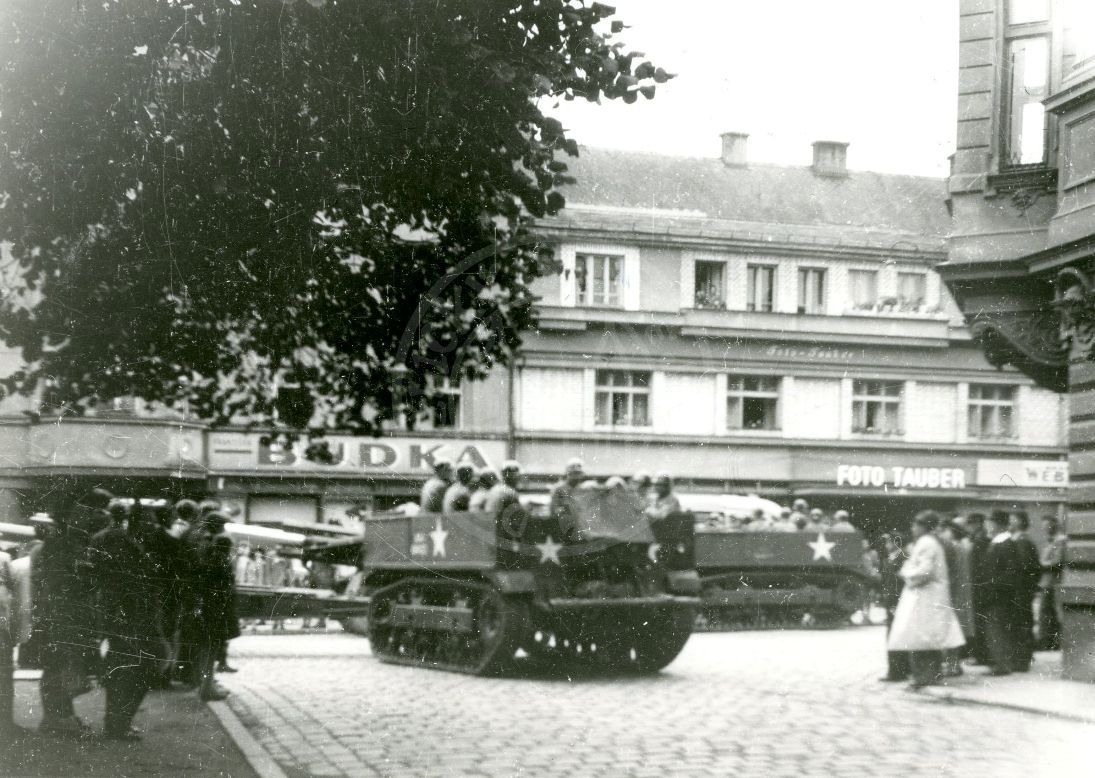 190217-3. Domažlice. Msgr. Staška. U.S. Army. 5. května 1945. (6)