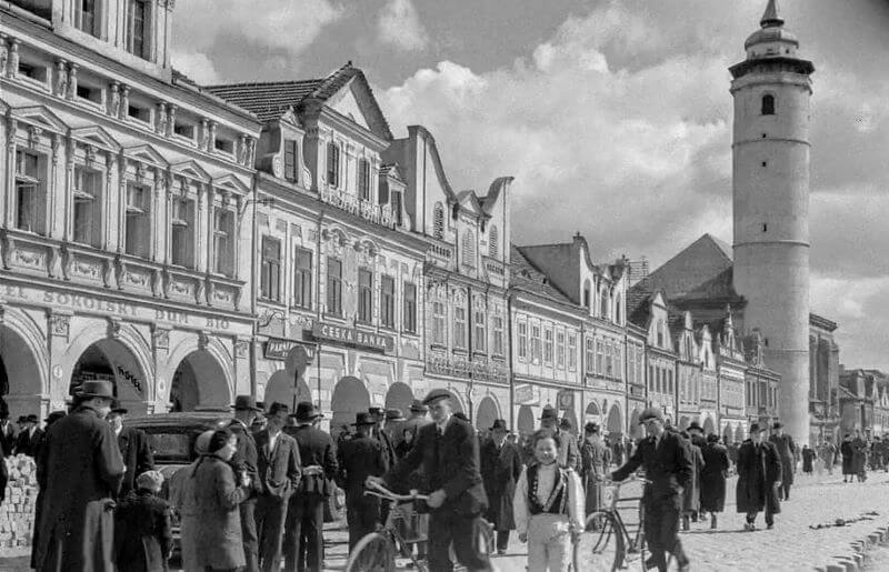 r. 1937