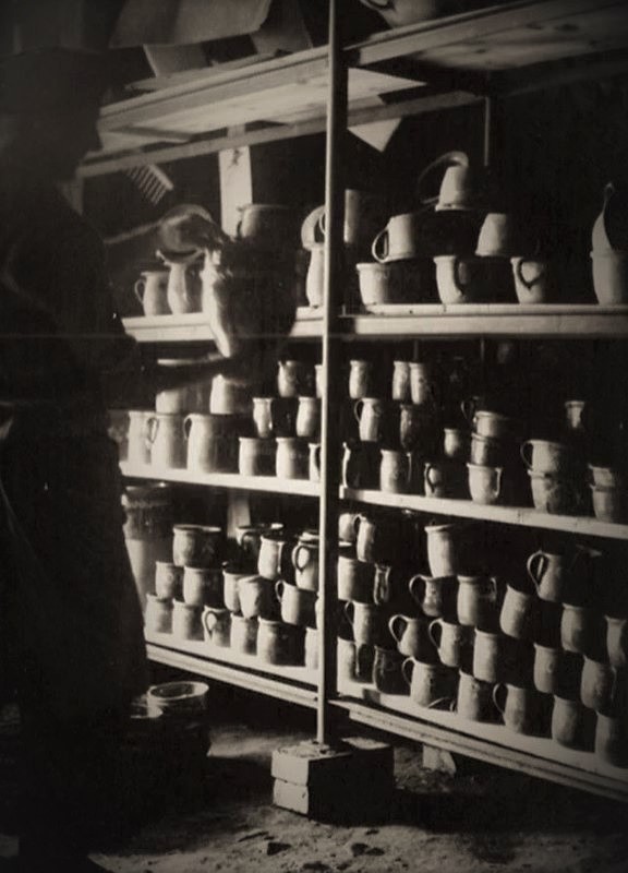 Sklad keramiky v dílnách rodu Volfů