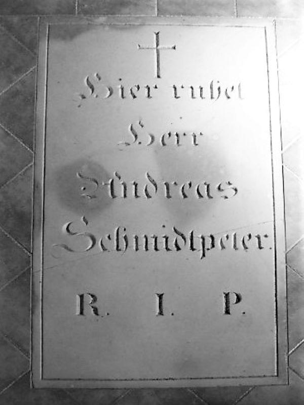 Hrobka Ondřeje Schmidtpetera v místním kostele