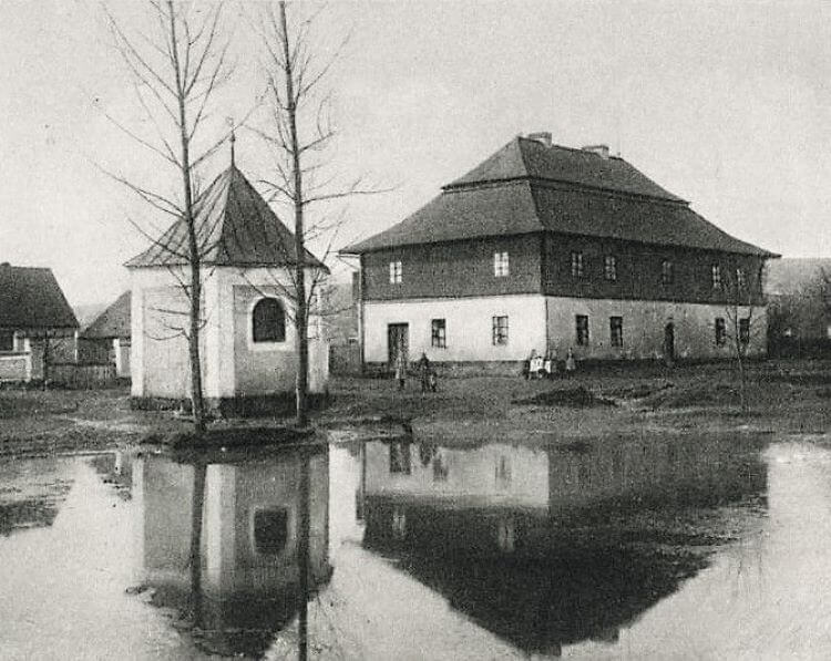 Stará škola a kaple sv. Vojtěcha