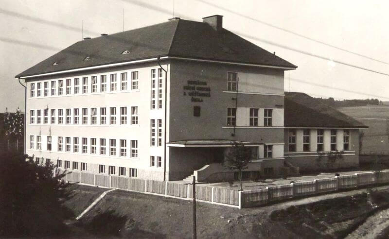 Nová budova české měšťanky
