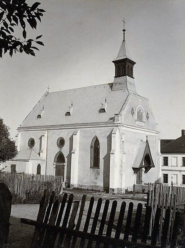 Kostel Panny Marie Pomocnice křesťanů byl postaven v roce 1906.