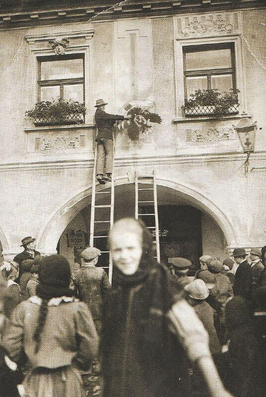 Shazování orlice po 1. svět. válce