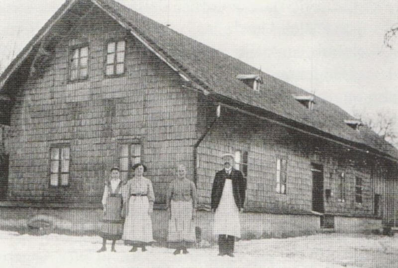 Hostinec Schuster, čp.4