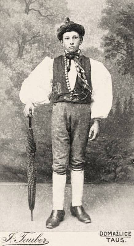 Chlapec v chodském kroji