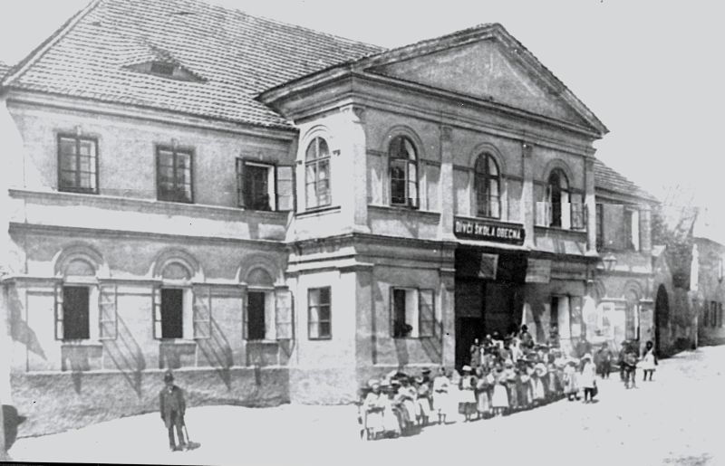 Heldovna - obecná dívčí škola