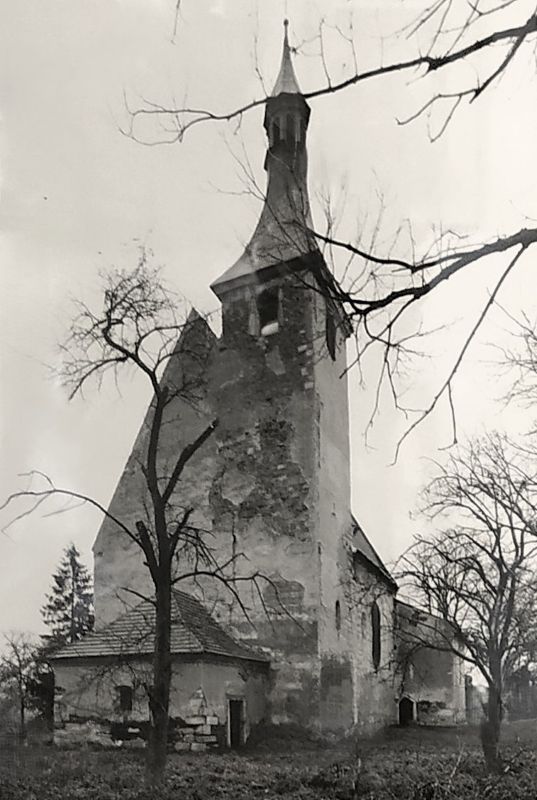 Kostel před obnovou