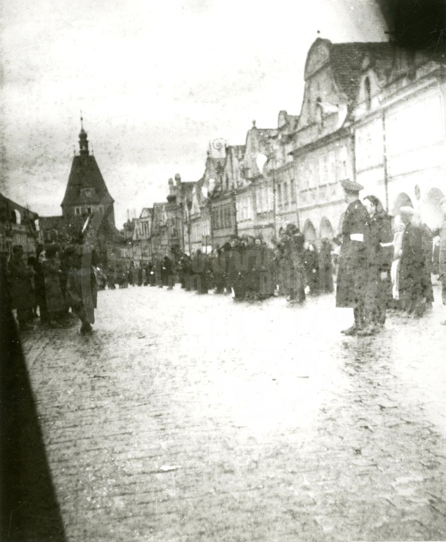 190217-32. Domažlice. Náměstí Míru. U.S. Army. 5. května 1945. (12)