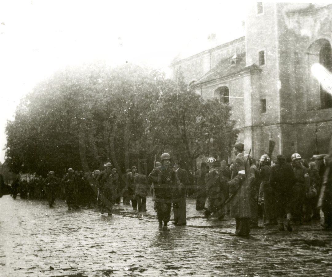 190217-33. Domažlice. Náměstí Míru. U.S. Army. 5. května 1945. (13)