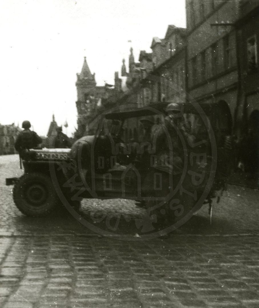 190217-42. Domažlice. Náměstí Míru. U.S. Army. 5. května 1945. (22)