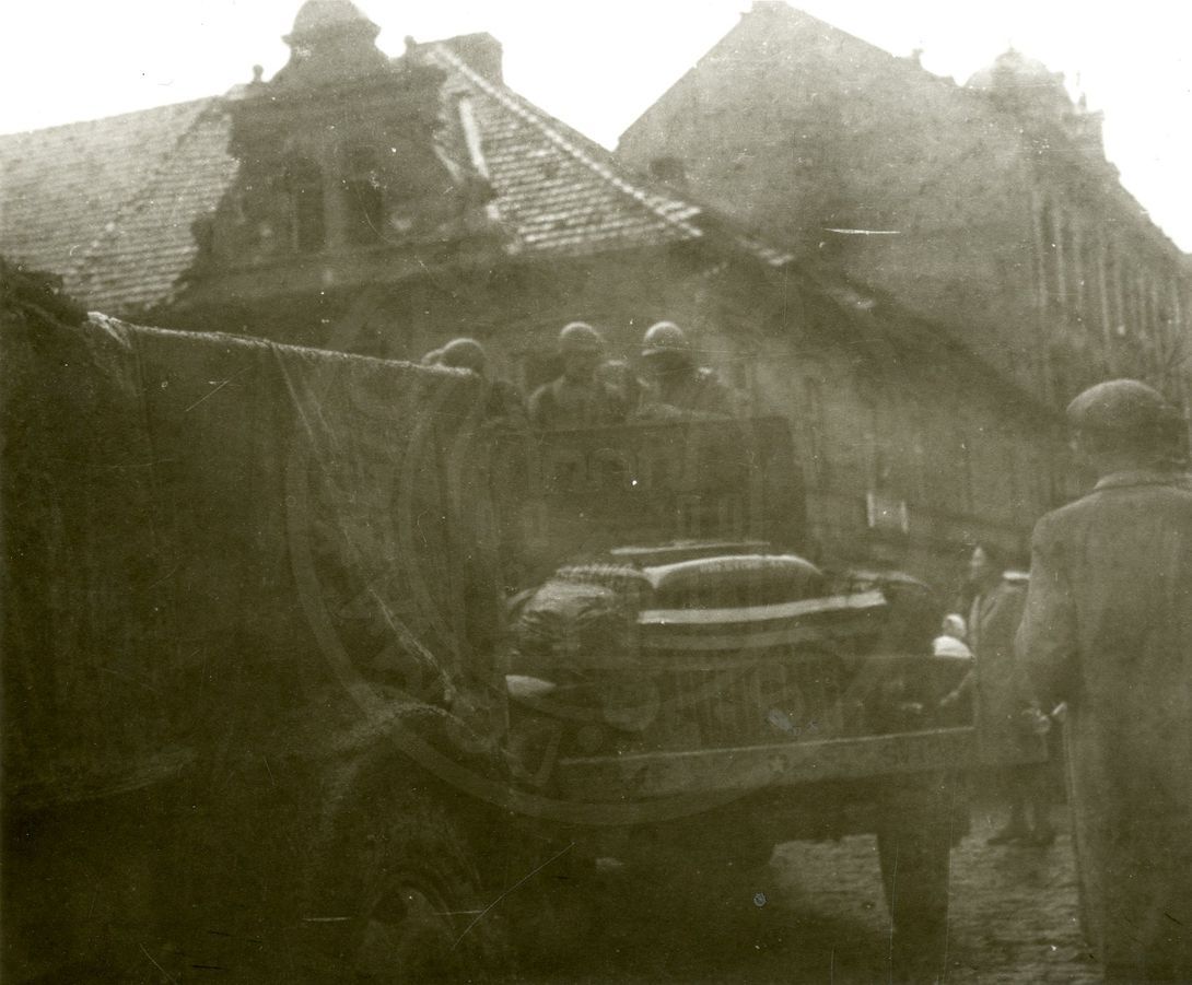 190217-51. Domažlice. Náměstí Míru. U.S. Army. 5. května 1945. (31)