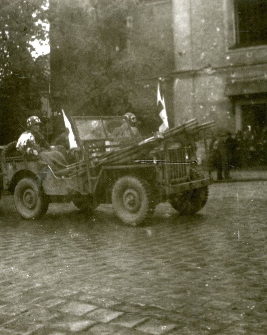 190217-53. Domažlice. Náměstí Míru. U.S. Army. 5. května 1945. (33)