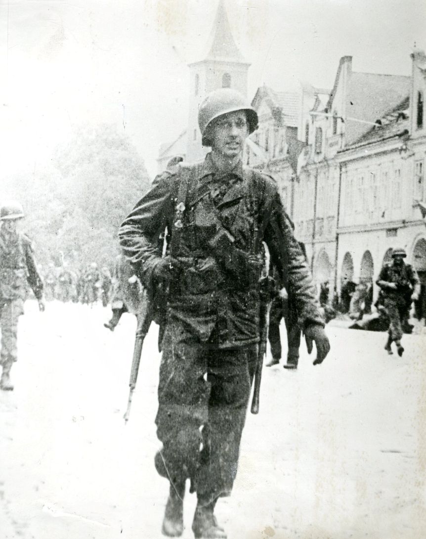 190217-62. Domažlice. Náměstí Míru. U.S. Army. 5. května 1945. (42)