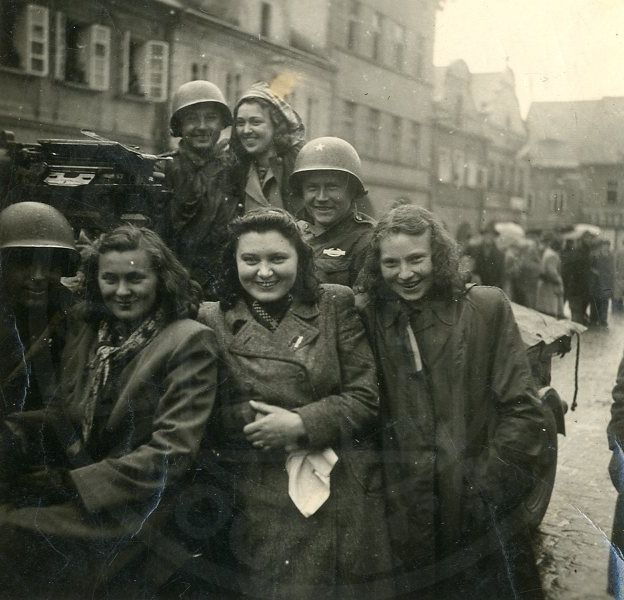 190217-72. Domažlice. Náměstí Míru. U.S. Army. 5. května 1945. (52)