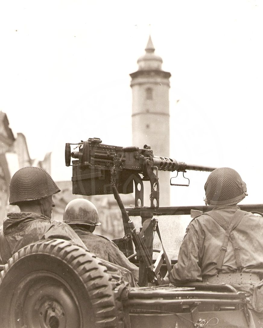 190217-78. Domažlice. Náměstí Míru. U.S. Army. 5. května 1945.